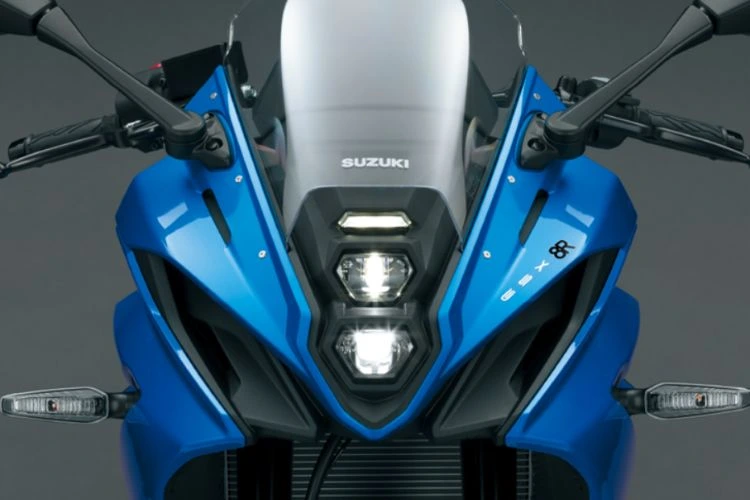 Suzuki GSX 8R front profile