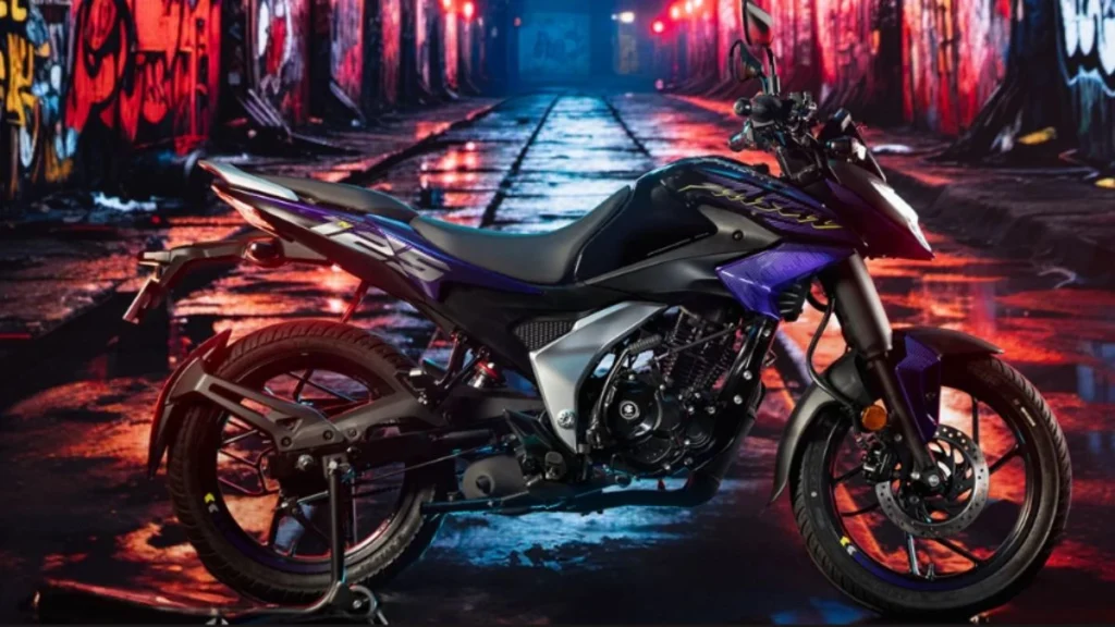 Bajaj Pulsar N125 in dark theme