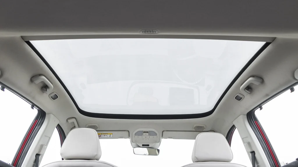 mahindra xev 9e sunroof