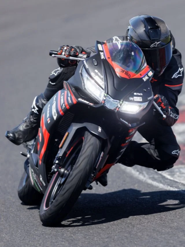 Aprilia RS 125 Poster Image